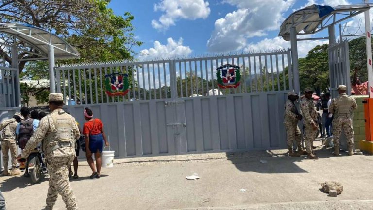 Gobierno dominicano firmará hoy un pacto para hacer frente a la crisis con Haití