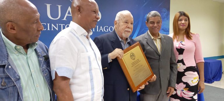 UASD..recinto Santiago reconoce a don Ramon De Luna