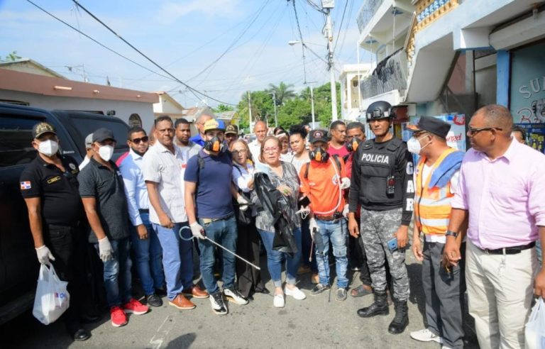 Gobernadora Rosa Santos realiza operativo contra el Dengue y entrega de alimentos