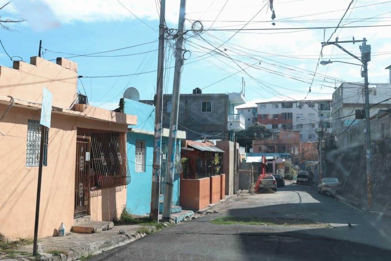 Dos muertos y cinco heridos en enfrentamiento a tiros entre bandas