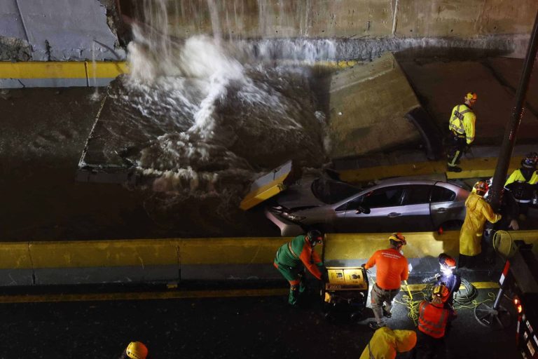 Van dos muertos  tras colapso de pared en desnivel de la 27 de Febrero con Máximo Gómez