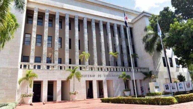 Educación informa colegios que no sufrieron daños podrán impartir docencia