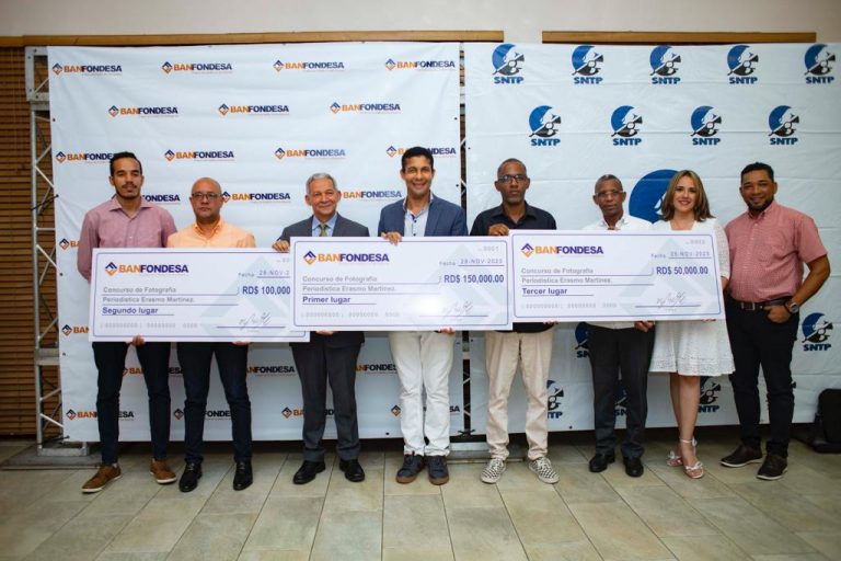 SNTP Santiago y BANFONDESA entregan premios del concurso de fotografía periodística