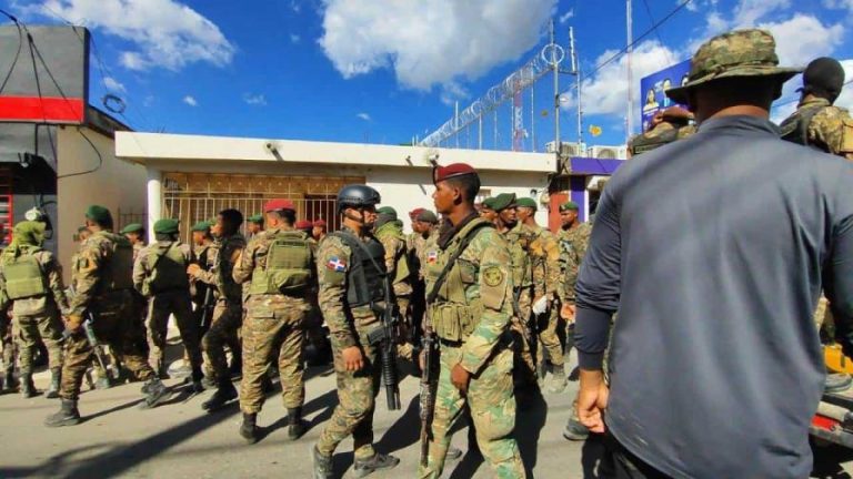 Ante entrada de policías haitianos Ejército militariza a Dajabón