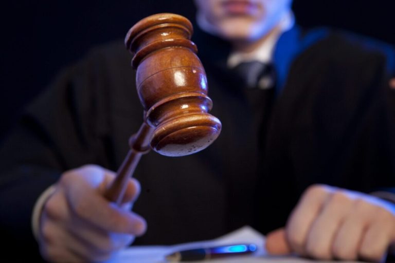 Condenan a 8 años de prisión a dos asaltaron jueza