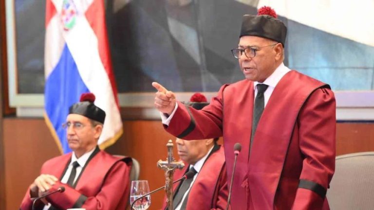 Ray Guevara llama al gobierno a cumplir con el Tribunal Constitucional