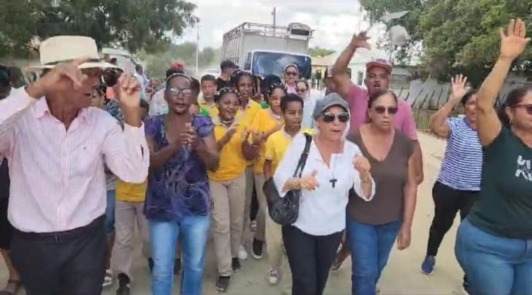 Marchan en demanda de reivindicaciones en Dajabón