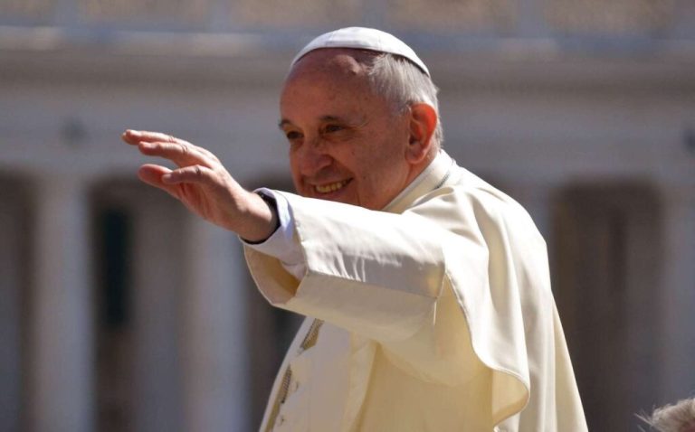 El Vaticano autorizó  bendición de parejas homosexuales