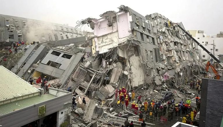 Suman 127 los muertos por sismo en China