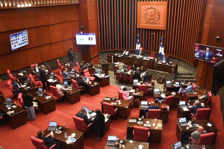 Senado convierte en ley proyecto presupuesto general del Estado