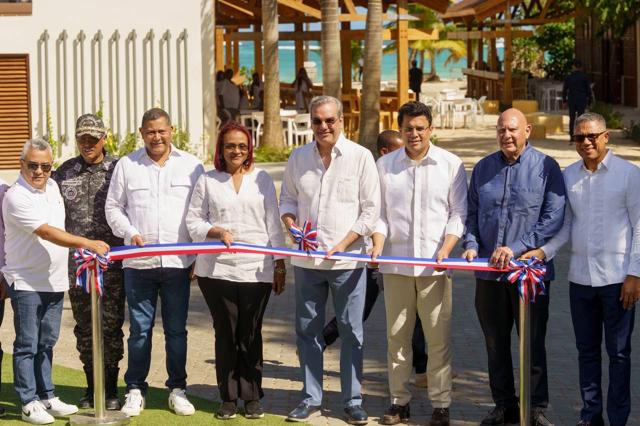 Gobierno entrega obras en Las Galeras,  por un monto de 206 millones de pesos