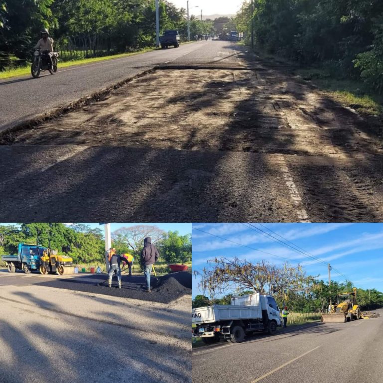 Gobierno realiza trabajos reparación tramos maltrechos carretera El Estrecho-Villa Isabela