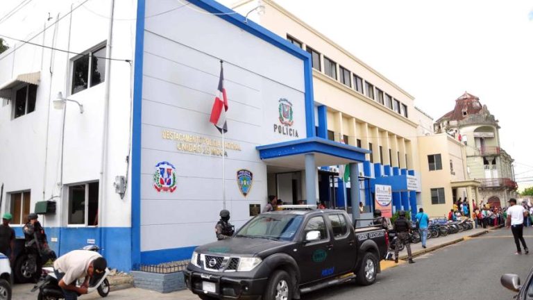 Cien reclusos son interrogados por muerte de hombre en una celda policial