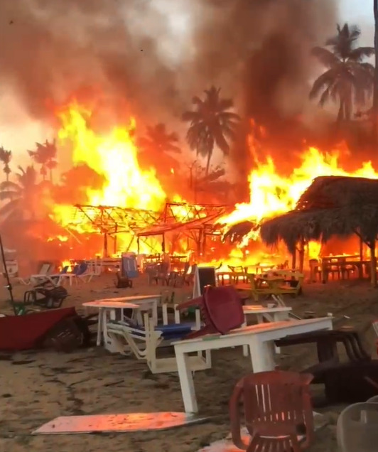 Fuego consume varios restaurantes en Las Terrenas
