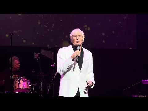 Popular cantante estadounidense Michael Bolton operado de un tumor cerebral