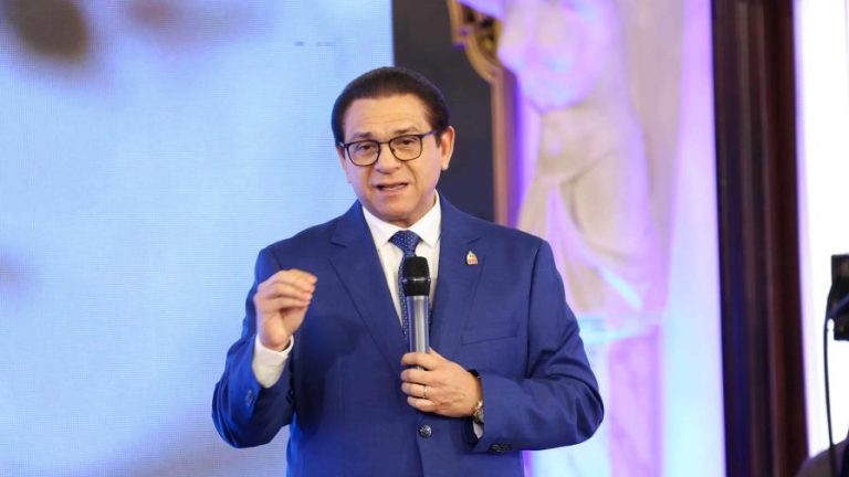 Ministro de Salud Pública reitera uso de mascarillas