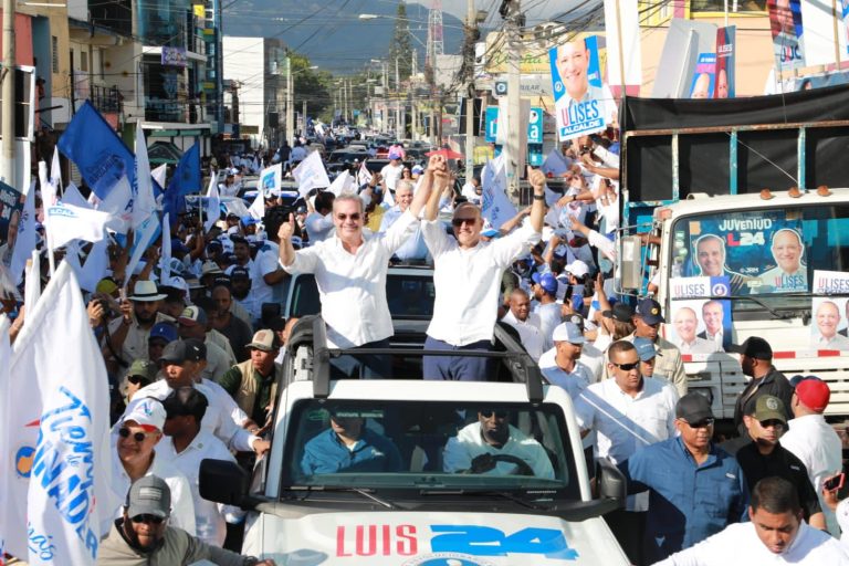 Pte Abinadar encabeza caravana en apoyo a candidatos municipales del PRM en Santiago