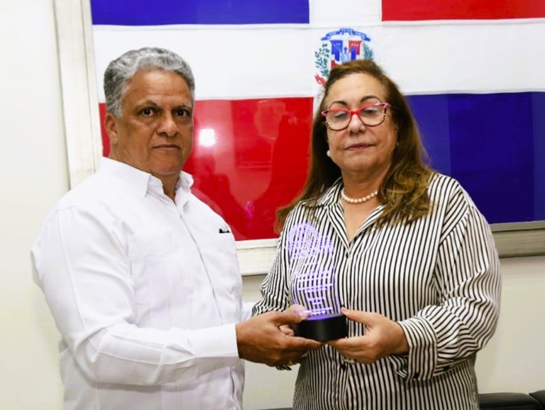 FDFF reconoce gobernadora de Santiago