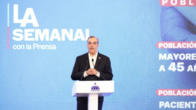 Pte Abinader asegura pobreza monetaria se redujo en casi 4 puntos el último año