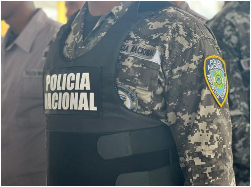 Apresan dos hombres y un menor por asalto a un negocio
