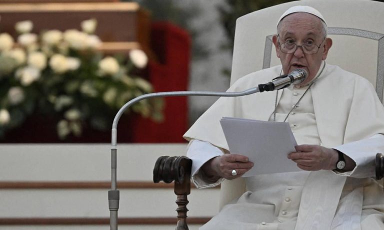 El papa Francisco  pide liberar religiosas secuestradas en Haití