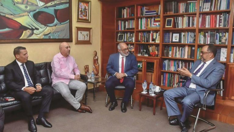 Continua hoy diálogo con diversos sectores  sobre ley DNI