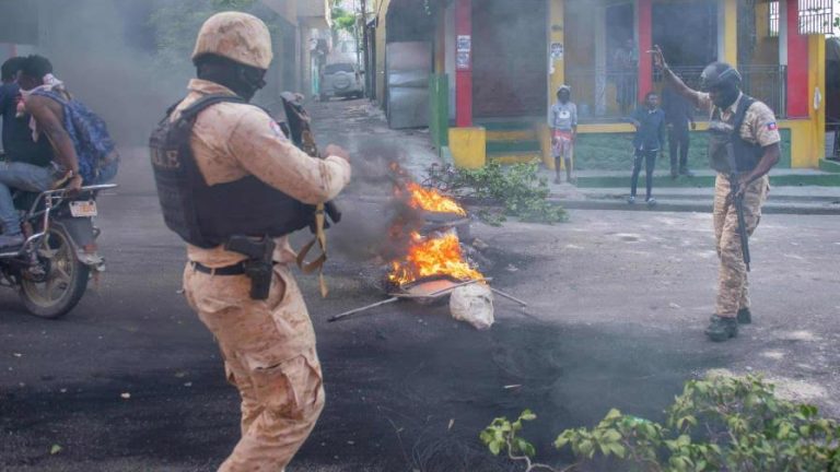 Al menos un muerto durante  protestas  en numerosas ciudades de Haití