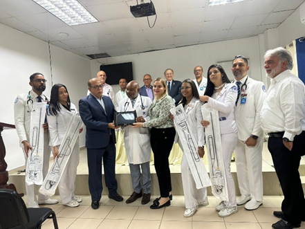 Sociedad Neumología entrega broncoscopio a Residencia Neumología Pediátrica del Hospital Materno Infantil San Lorenzo de Los Minas
