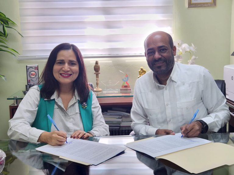 El Distrito Educativo 08-04 y El Instituto Psicoeducativo Familiar (IPEF) firman acuerdo de colaboración