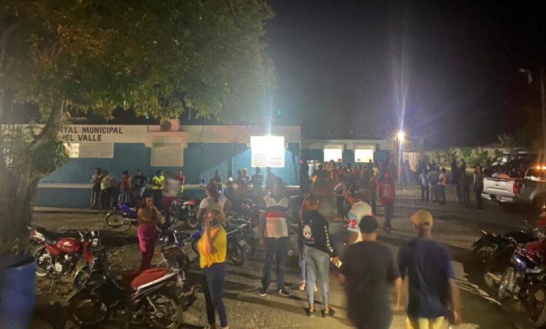 Tres muertos y cinco heridos por tiroteo