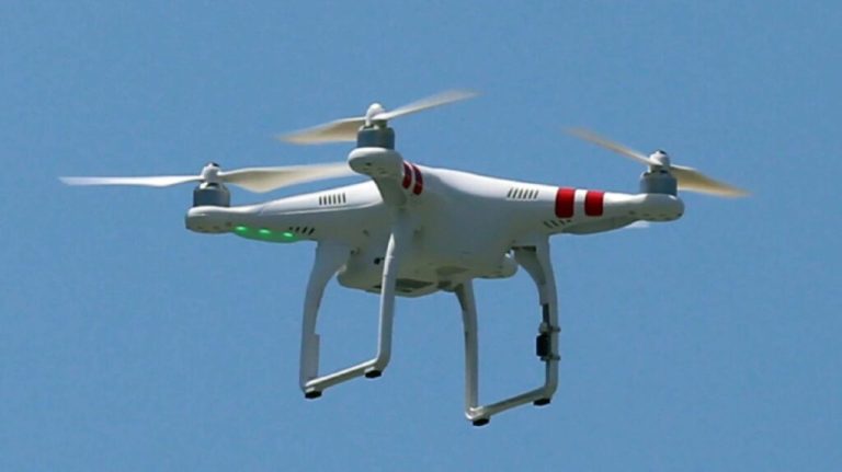 Ratifica resolución prohíbe uso de drones sobre recintos de votación
