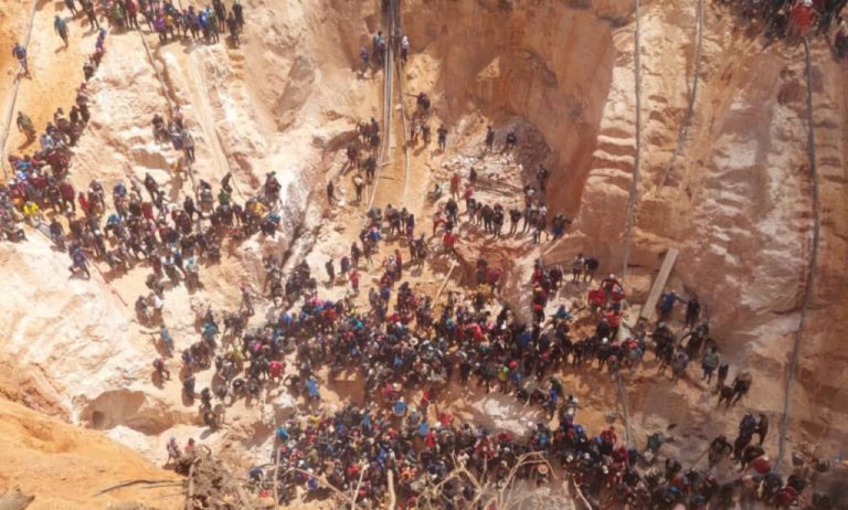 Confirma 15 muertos y 11 heridos por derrumbe de mina ilegal