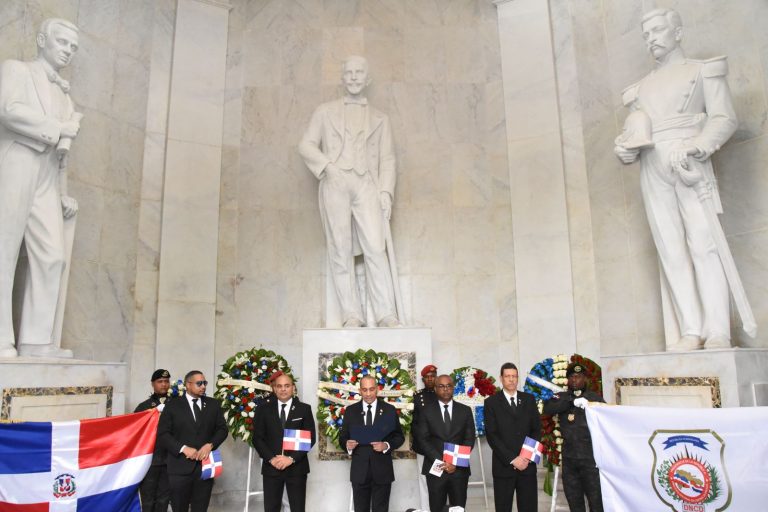 DNCD RINDE HOMENAJE A LOS PADRES DE LA PATRIA POR EL 180 ANIVERSARIO DE LA INDEPENDENCIA