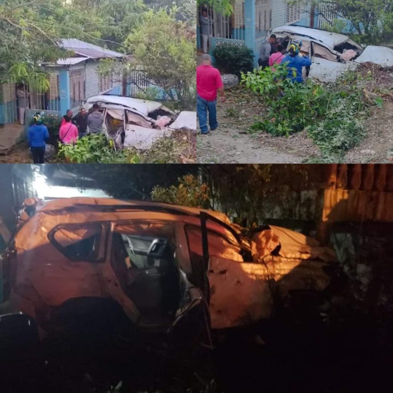 Cinco personas resultan heridas al descarrilarse yipeta