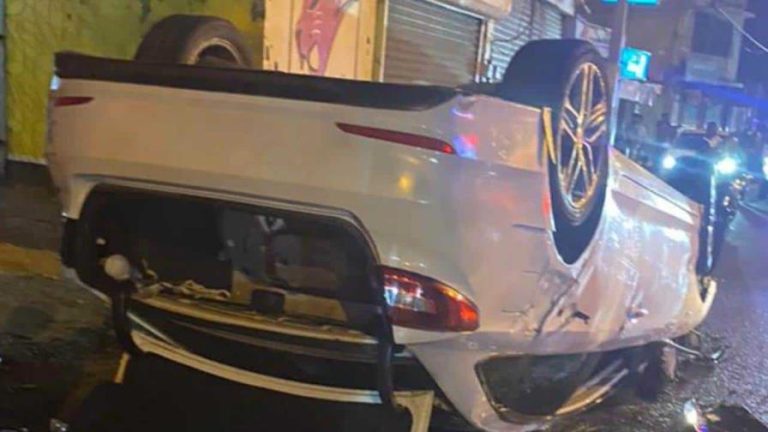 Dos motoristas mueren  tras ser embestidos por un carro