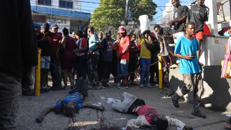 Encuentran doce cadáveres en la capital haitiana