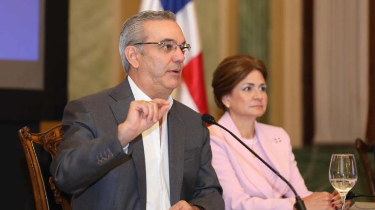 Pte Abinader informa  seguirán deportaciones de haitianos