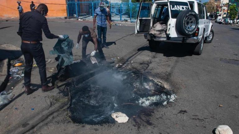 Encuentran doce cuerpos calcinados en la capital haitiana