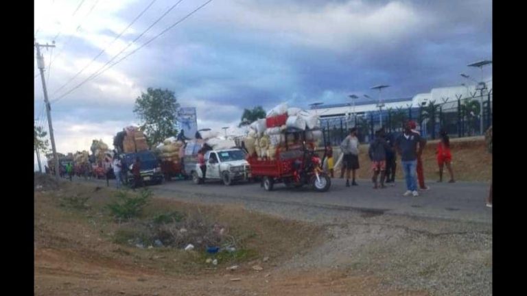 Cientos de familias huyen de Puerto Príncipe a Cabo Haitiano