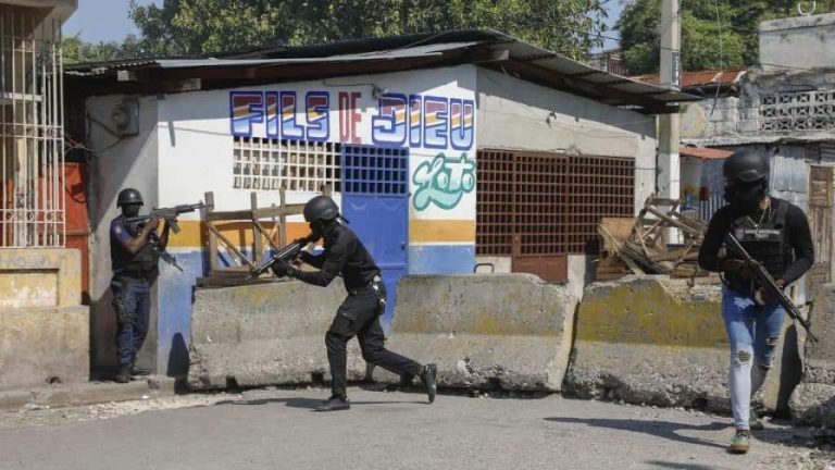 Policía de Haití mata a tiros a un destacado líder de una pandilla que se había fugado de prisión