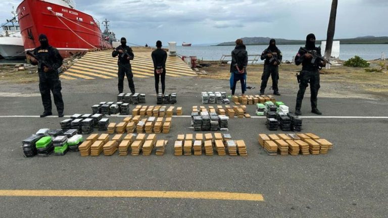 Decomisan 754 paquetes de cocaína  y apresan dos dominicanos