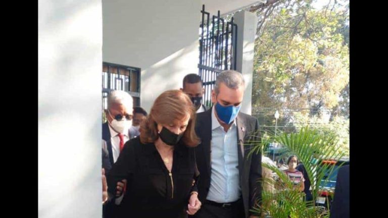 Dan de alta a madre del pte Luis Abinader