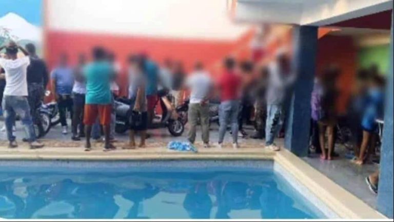 Apresan a 82 personas en fiesta clandestina