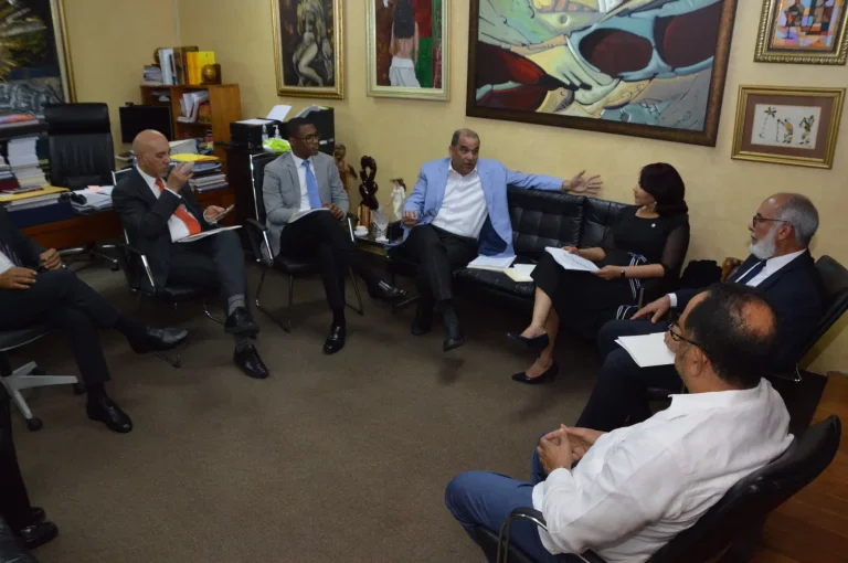 Abogados entregan  propuestas de reformas a la Ley 1-24 crea DNI