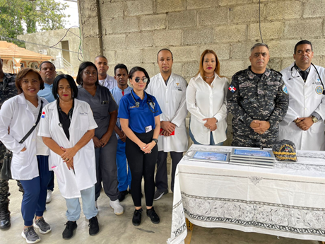 Policía Nacional realiza operativo médico en la zona Sur de Santiago