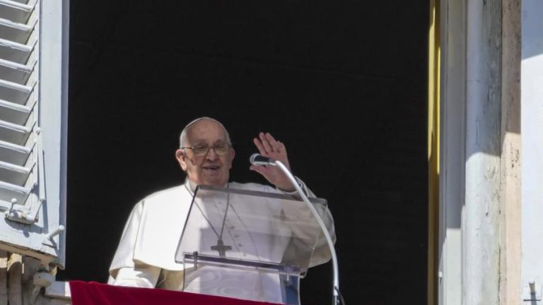 El Papa Francisco acepta renuncia de monseñor Benito Ángeles