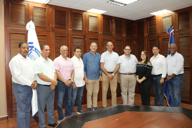 Director de Coraasan se reúne con alcaldes de municipios de Santiago