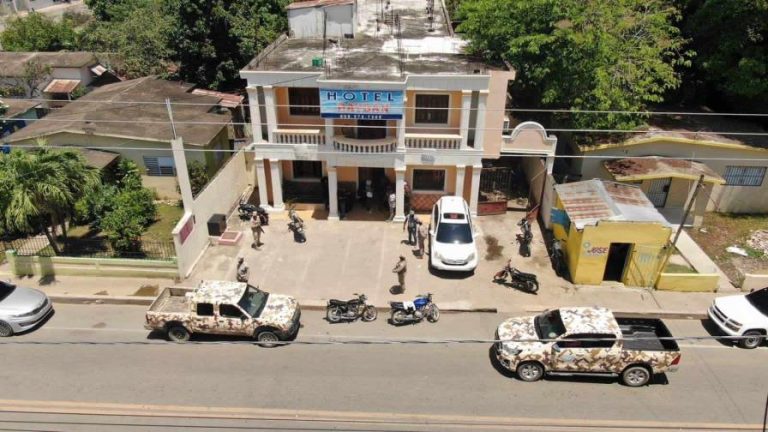 Cesfront apresa a diez haitianos indocumentados en un hotel