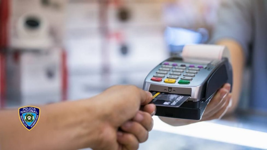 PN apresa dos mujeres en flagrante delito por consumo fraudulento de tarjeta de crédito