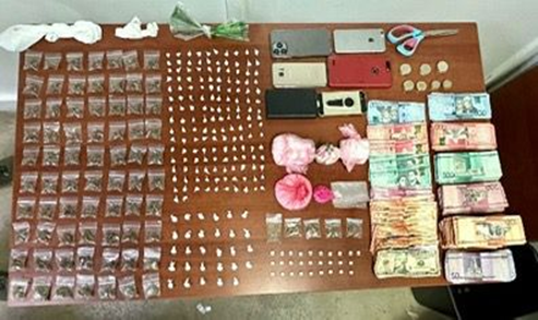 Mediante operativos y allanamientos policial  incautan más de 388 porciones de sustancias narcóticas y dinero en efectivo